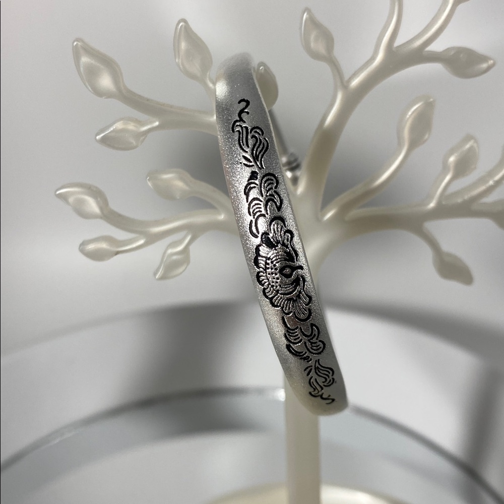 Bracelet Faux Silver NWT